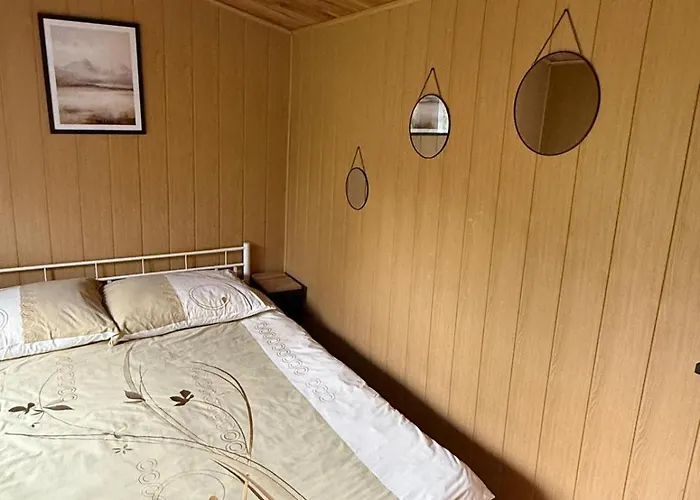 Lodge Zacisze Zygmuntowo *